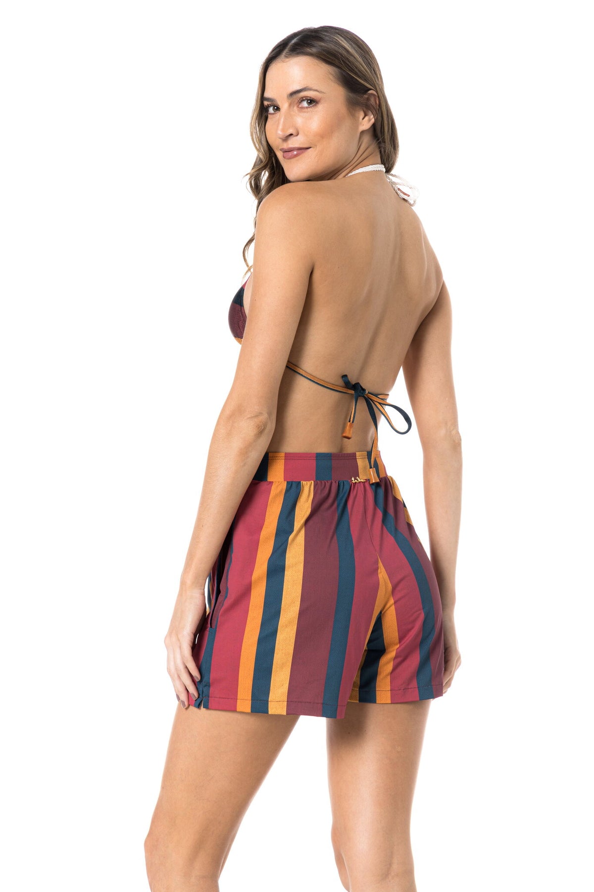 Model Back: Lua Morena Shorts Short Basico Uv Granada