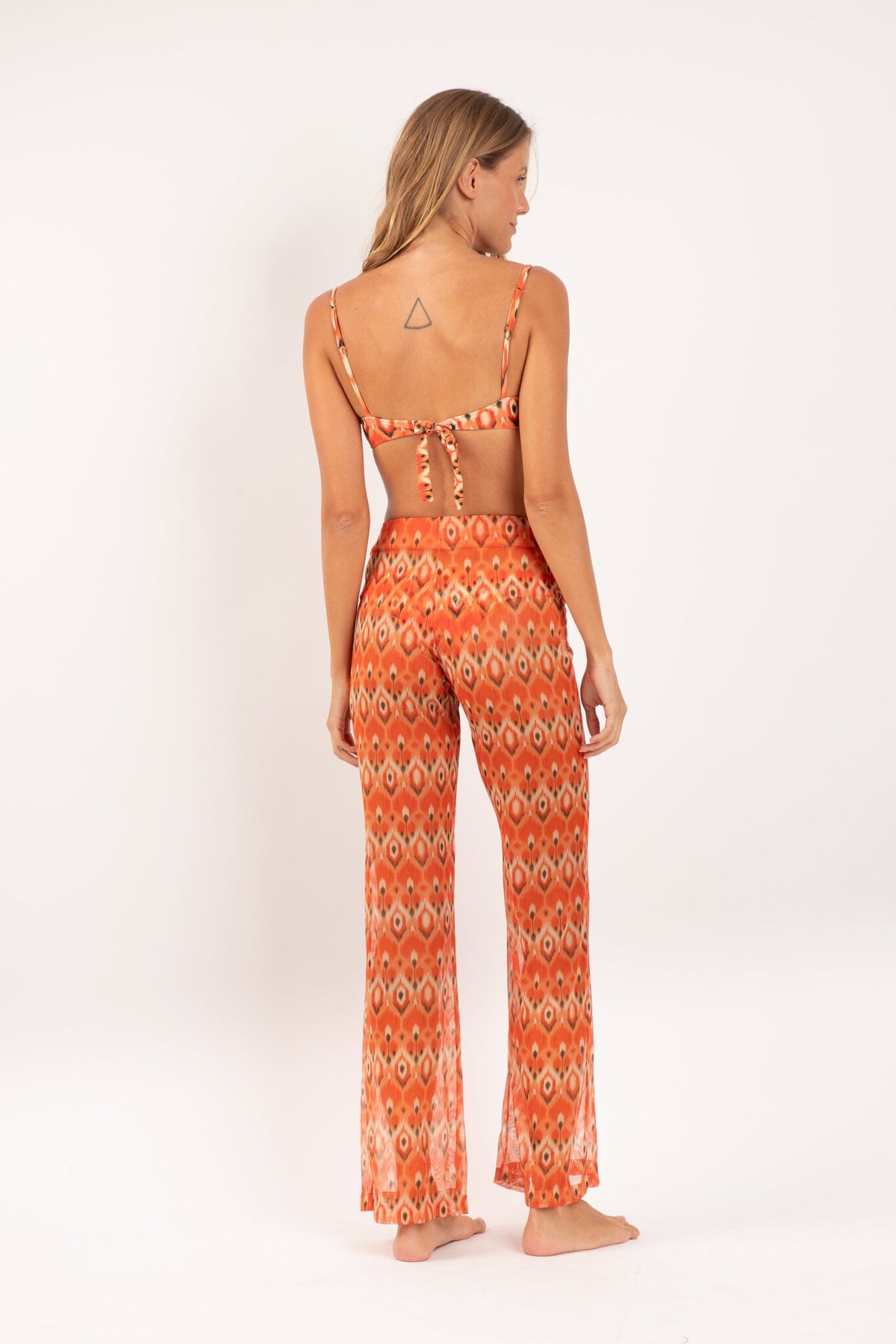 Model Back: Rio De Sol Pants Maracai Pants Lana