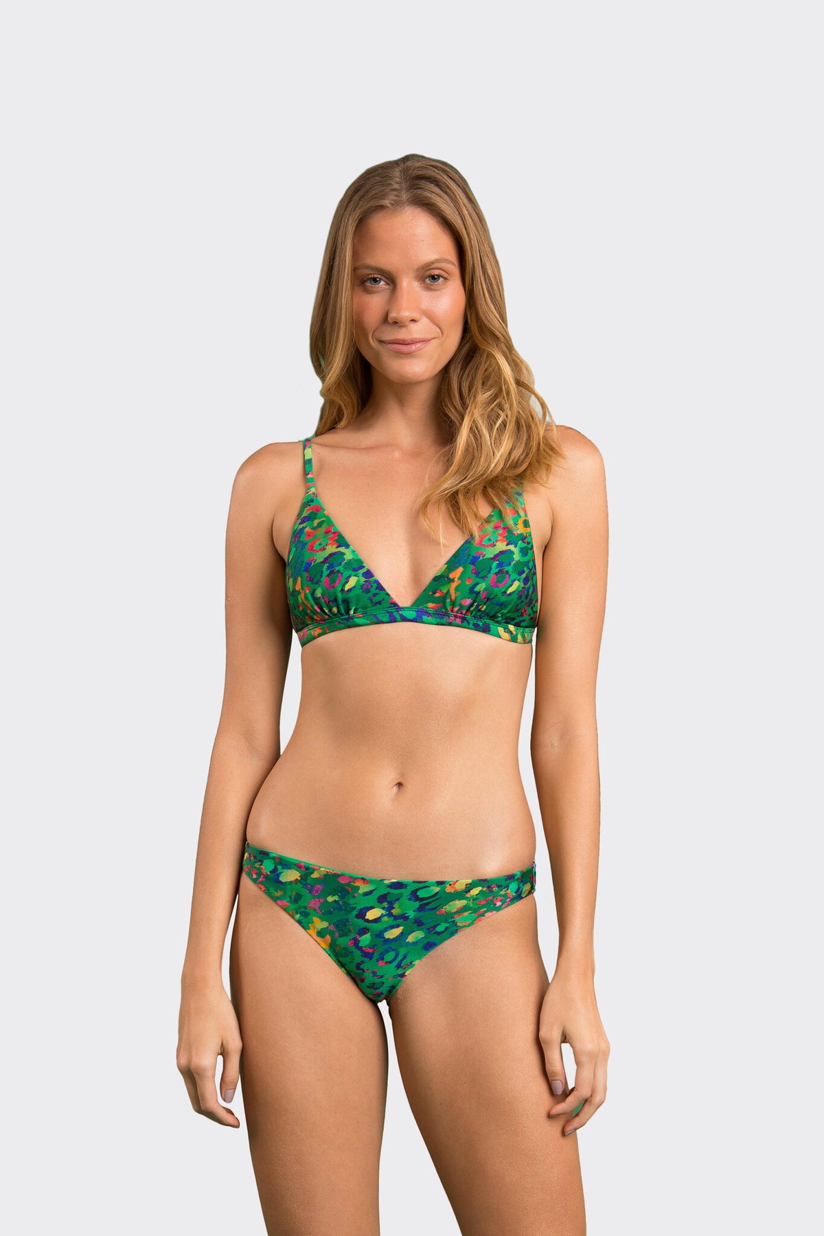Model Front: Rio De Sol Bikini Bottoms Bottom Wilds Essential-Comfy