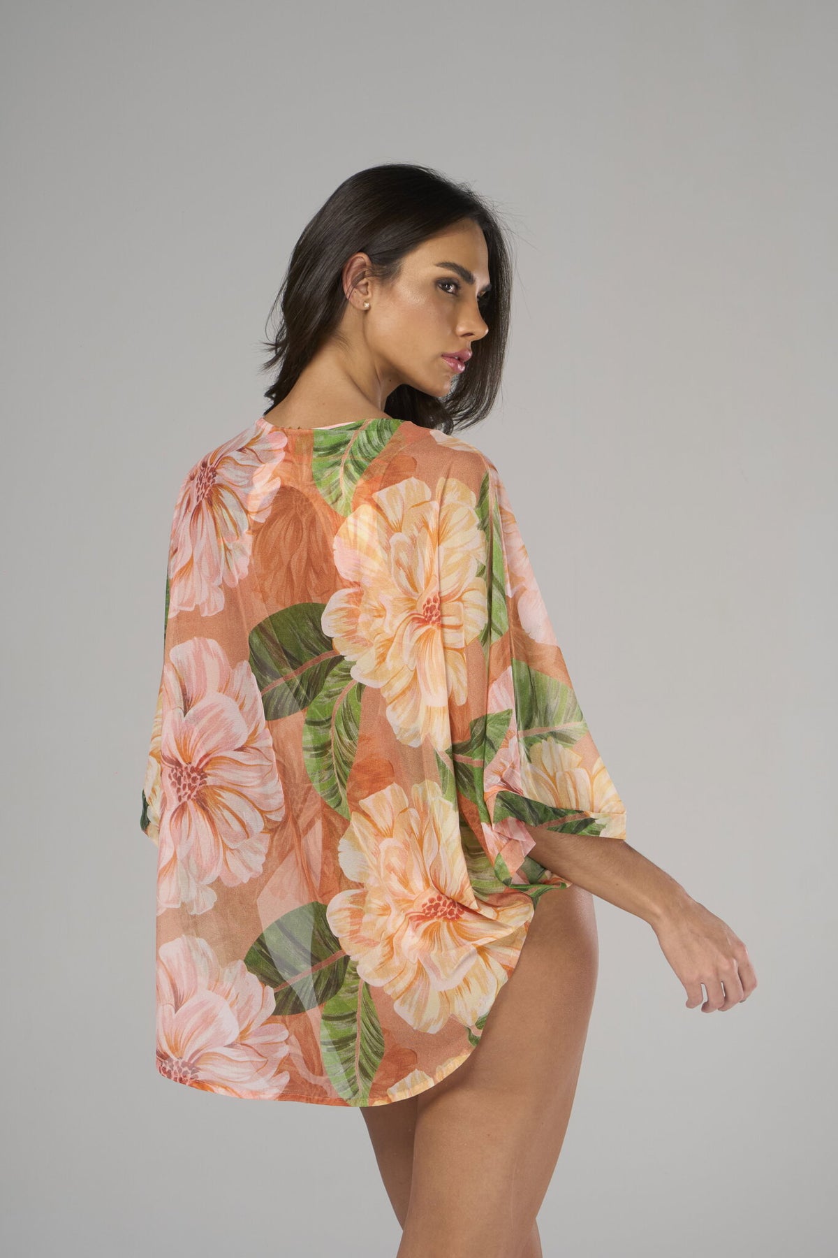 Model Back: Lua Morena One Piece Swimsuits Maio Rosa-Silvestre Capa