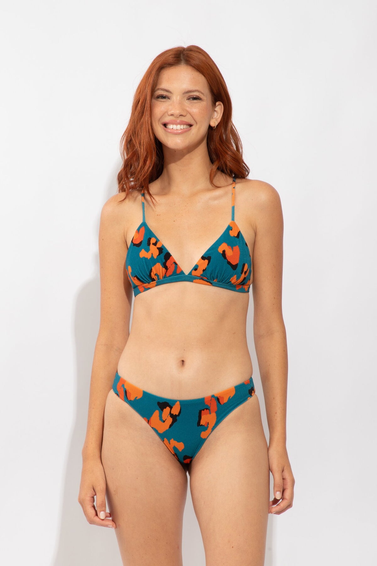 Model Front: Rio De Sol Bikini Bottoms Bottom Luma Essential-Comfy