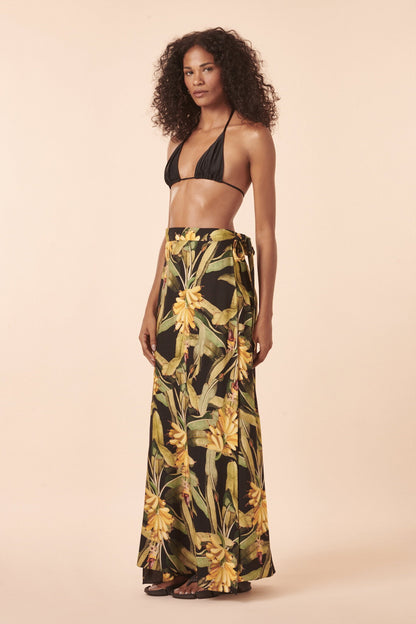 Model Front: Blueman Skirts Musa Mambo