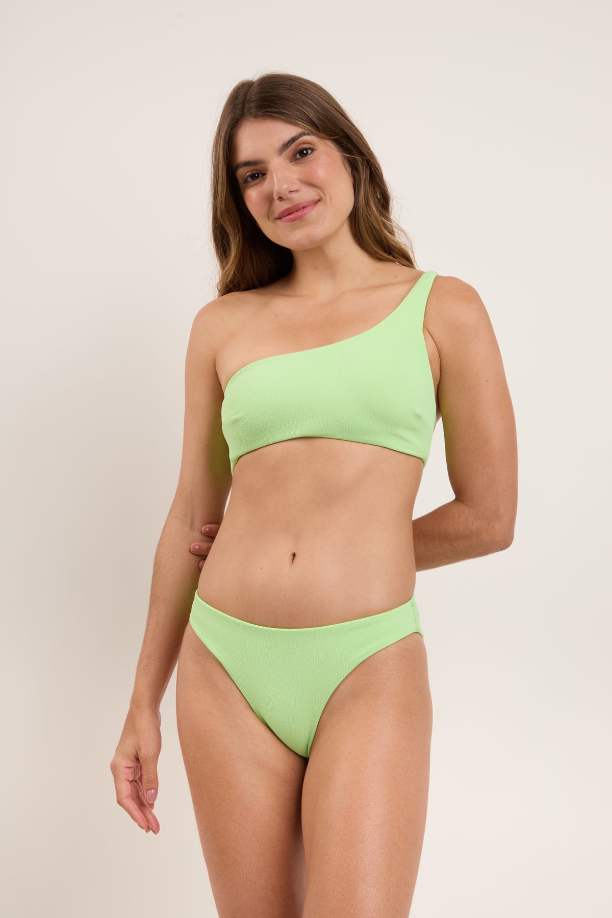Model Front: Rio De Sol Bottom Bottom Sand-Menta Essential-Comfy