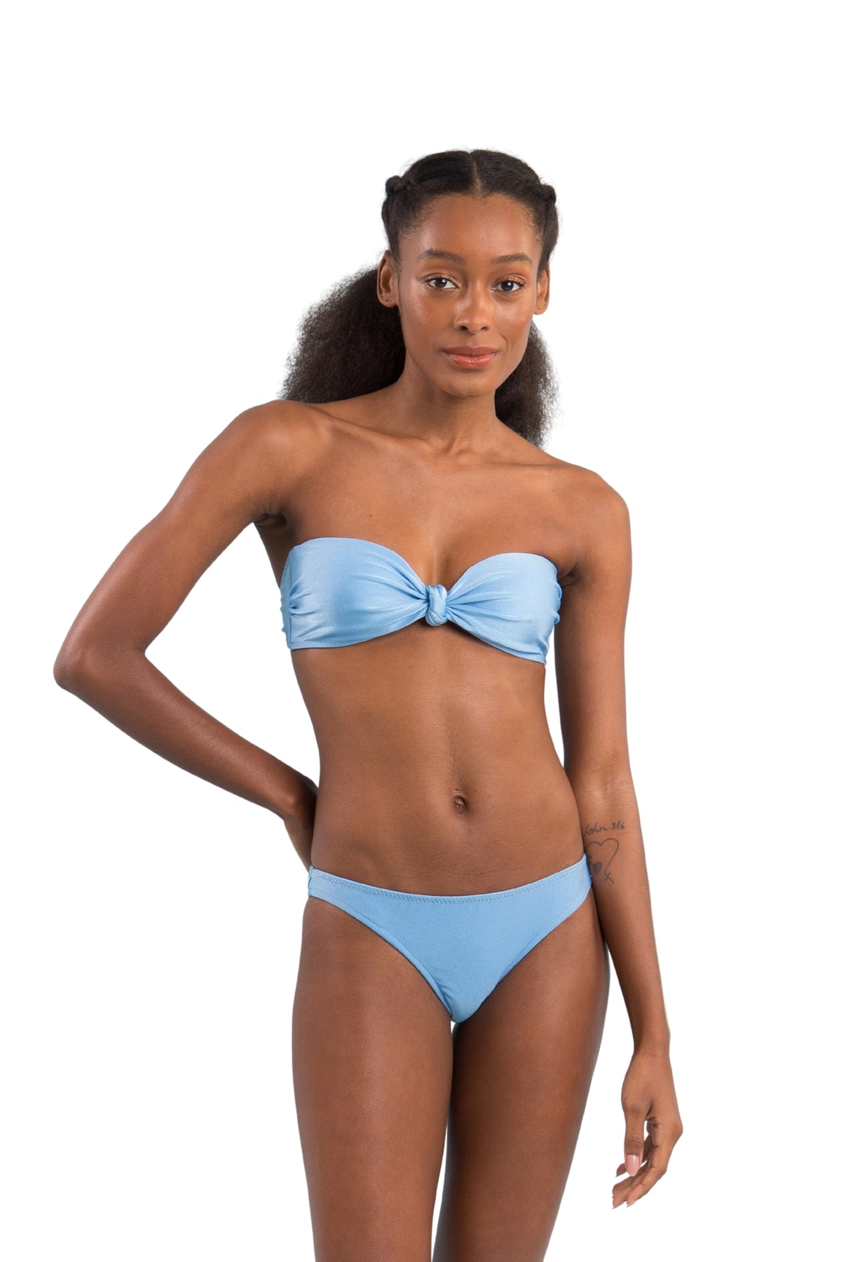 Model Front: Rio De Sol Bikini Tops Top Shimmer-Baltic-Sea Bandeau-Joy