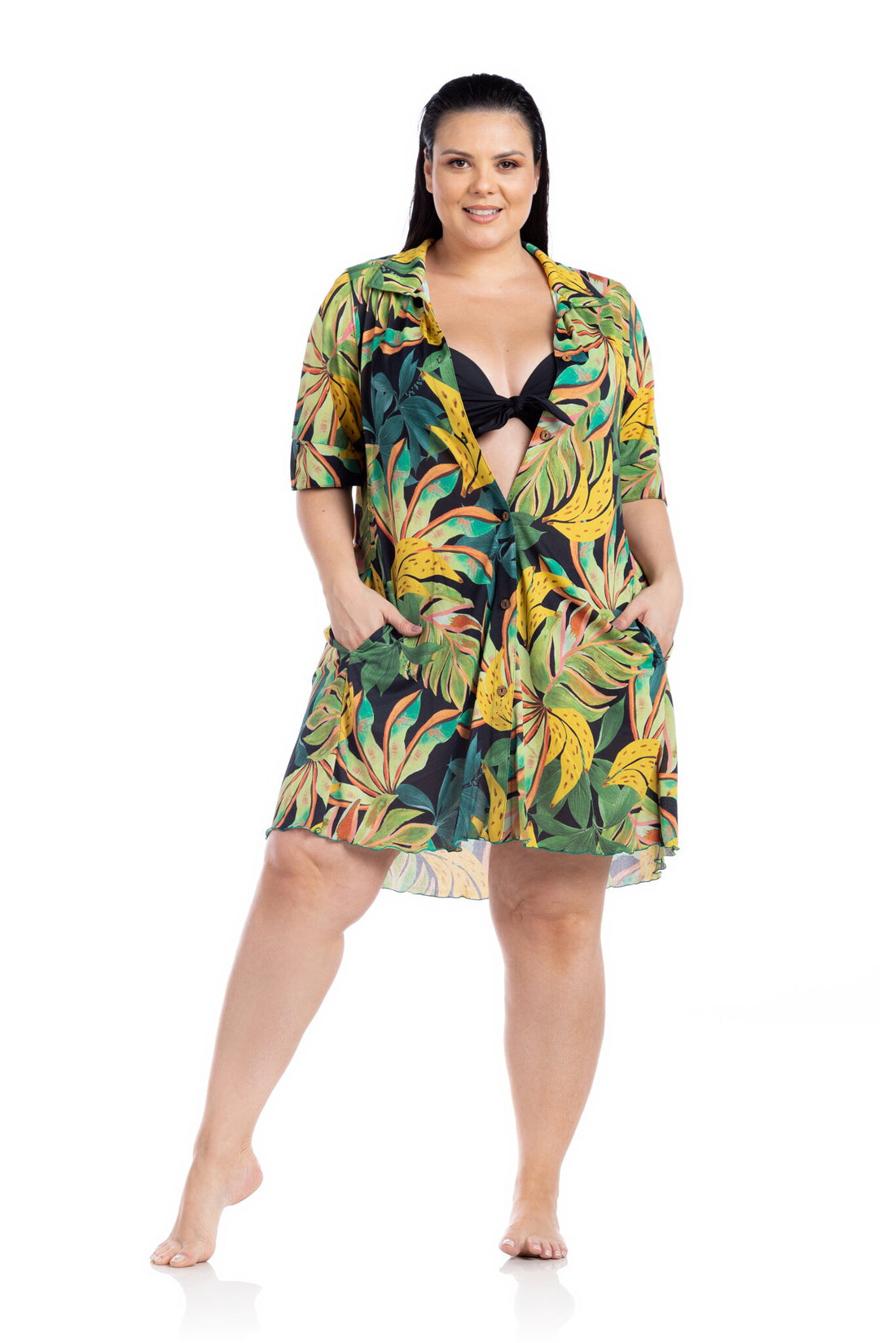 Model Front: La Playa Mini Dresses Chemise Tropicool Preto