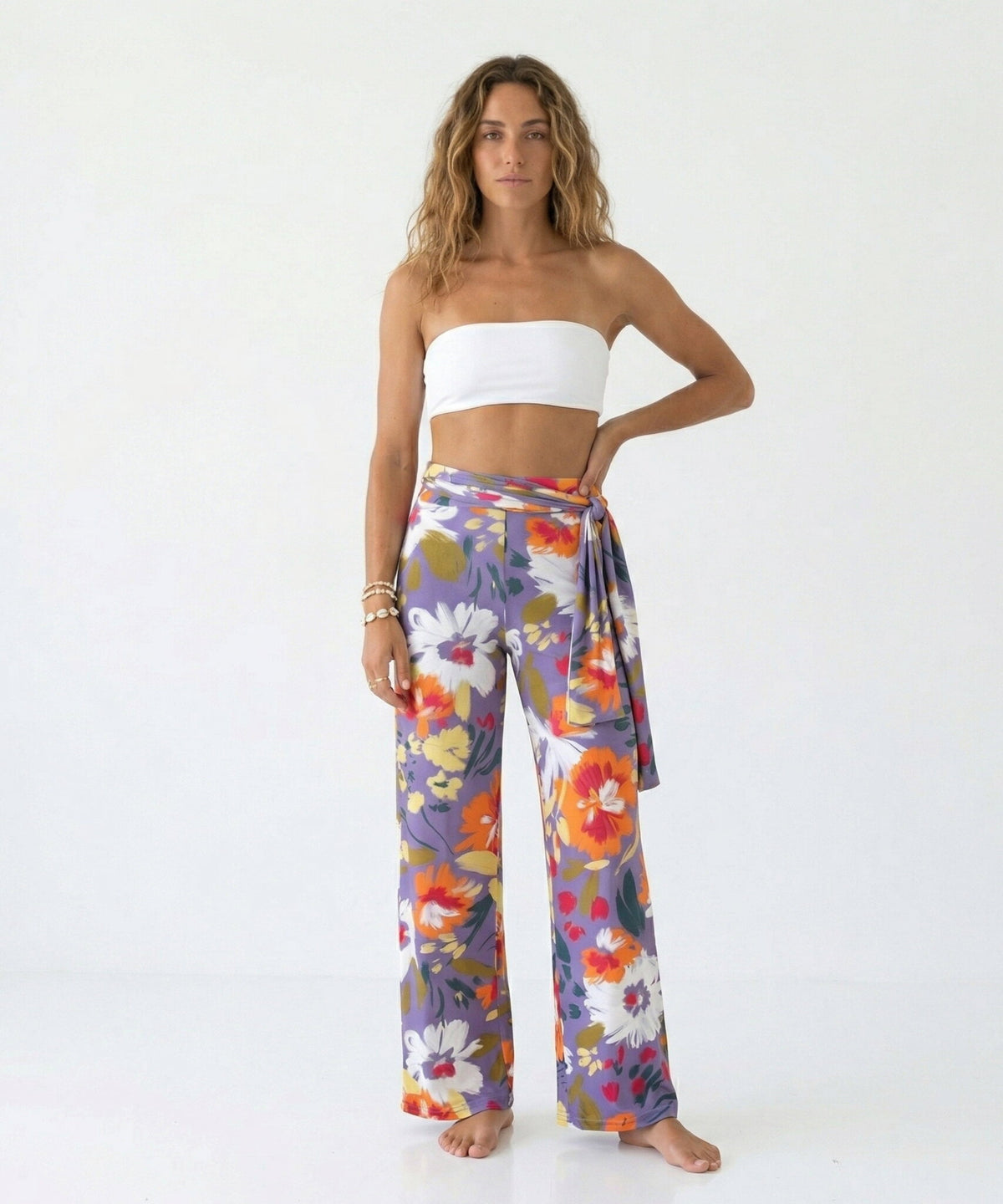 Model Front: Rio De Sol Beach Trousers Garden-Flower Pants Knot