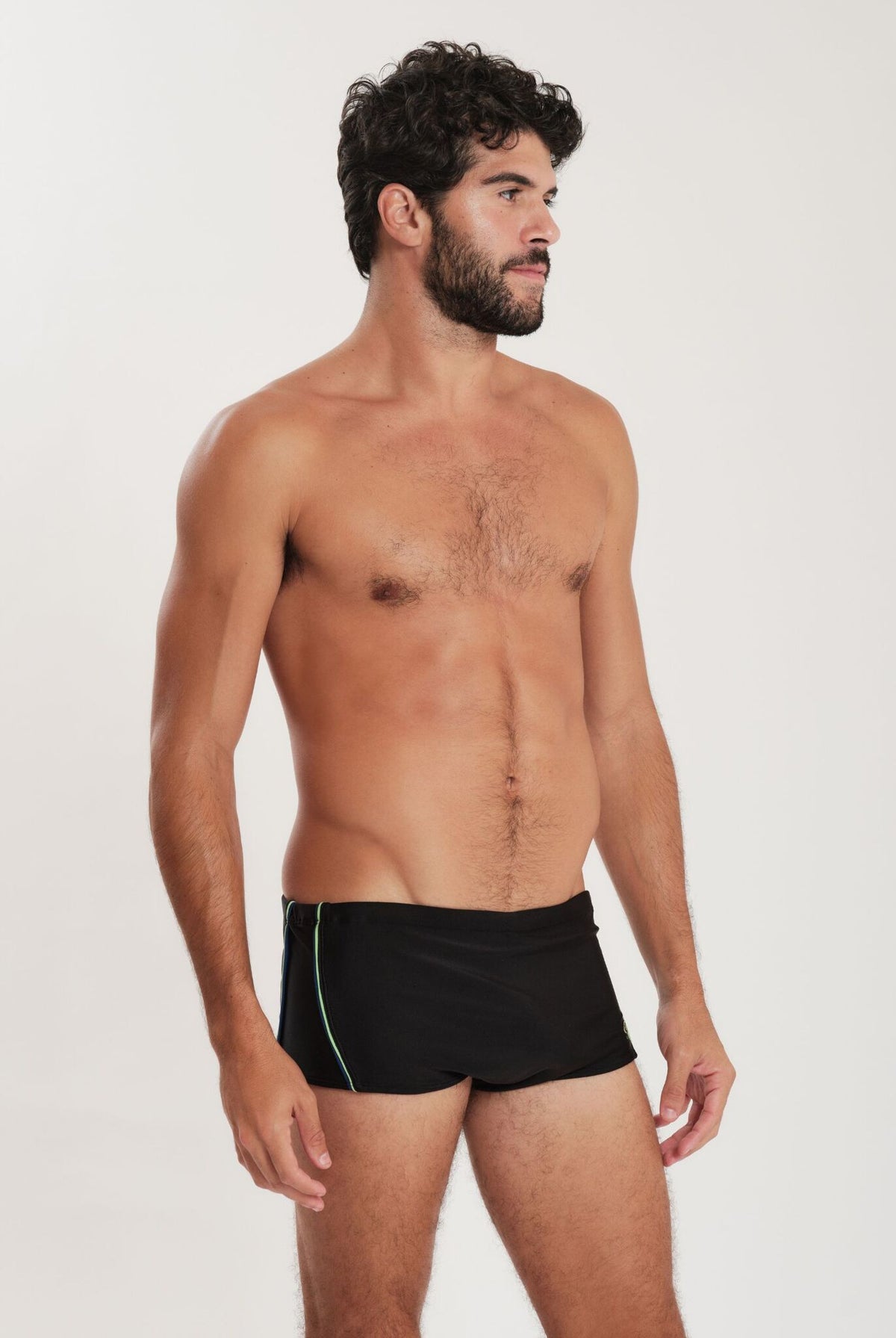 Model Front: Blueman Swim Trunks Sunga Army Malfitana Liso Preto