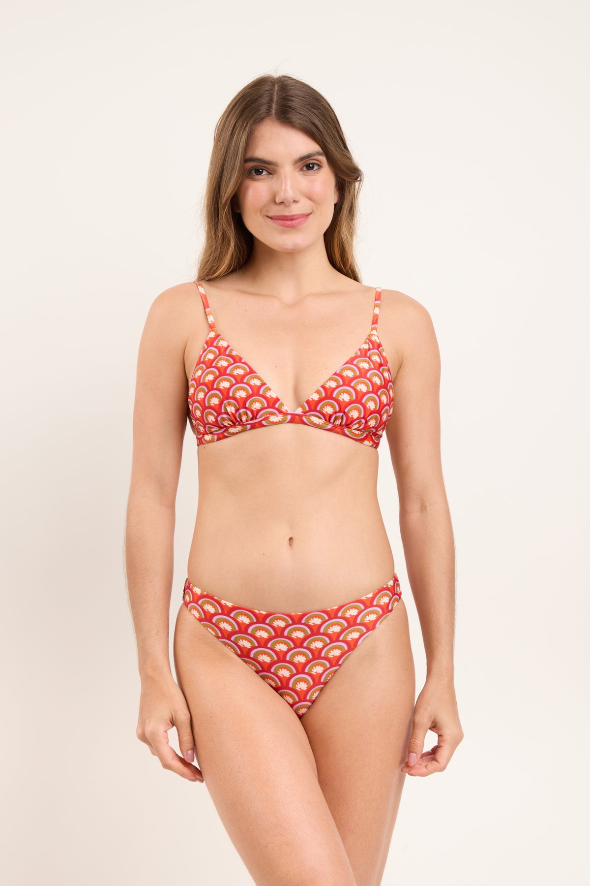 Model Front: Rio De Sol Bikini Bottoms Bottom Floral-Scales Essential-Comfy