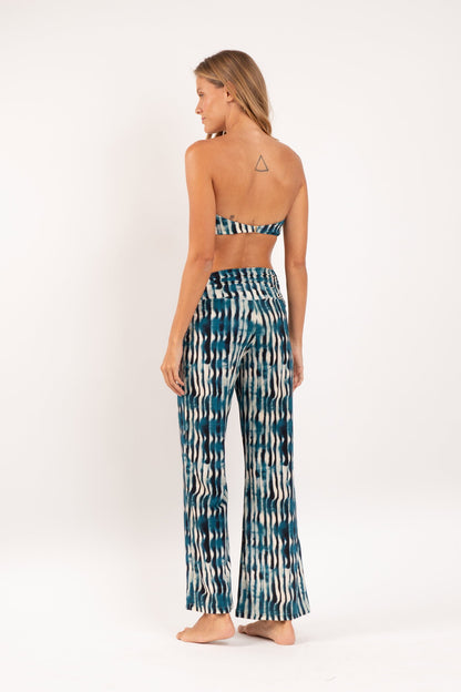 Model Back: Rio De Sol Pants Azule Murana Pants