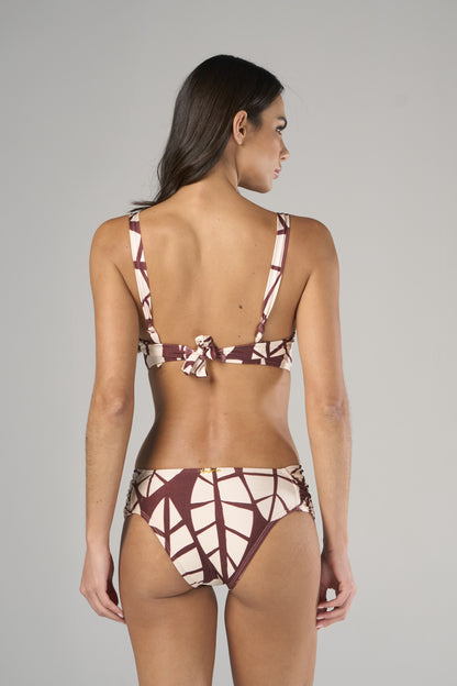 Model Back: Lua Morena Bikini Bottoms Bottom Folha-Do-Acai Drapeada