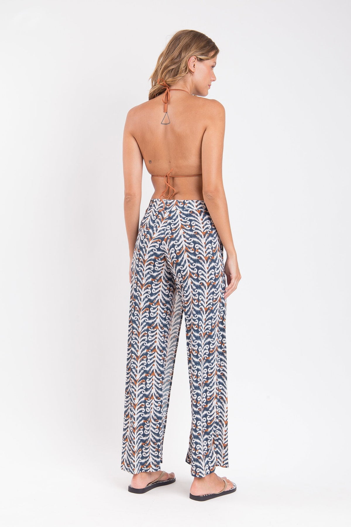 Model Back: Rio De Sol Pants Ikat Wide Pants
