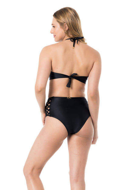 Model Back: Lua Morena Bikini Bottoms Bottom Pants Macrame Liso Preto