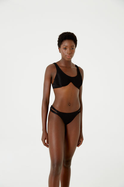 Model Front: Blueman Bikini Tops Top Wavy Shine Preto