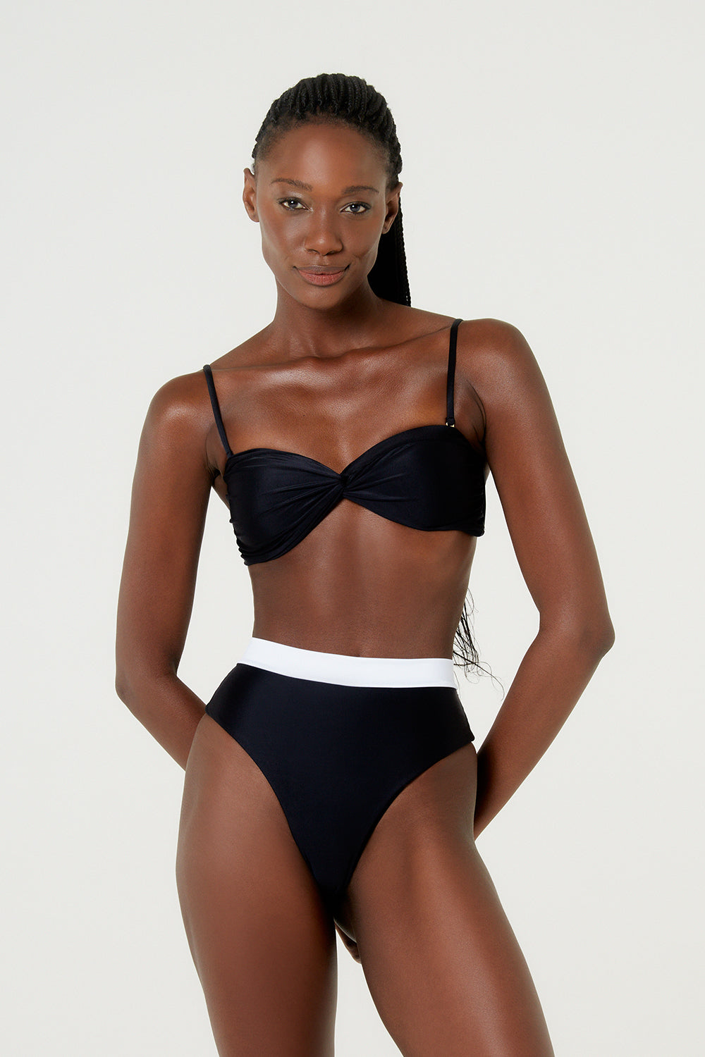 Model Front: Blueman Bikini Tops Top Latino Belga Preto
