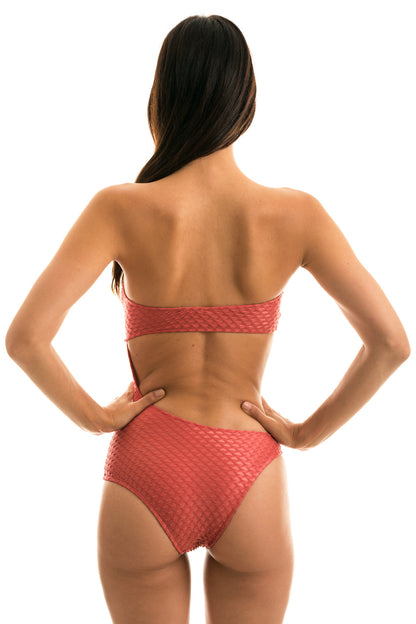 Model Back: Rio De Sol One-Piece Body Kiwanda Madras Rio