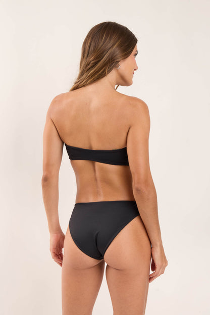 Model Back: Wednesday In Hawaii By Rio De Sol Bikini Tops Top Lava Lani