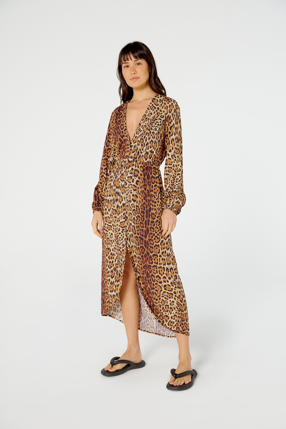 Model Front: Blueman Maxi Dresses Vestido Midi Manga Vivian Pintada