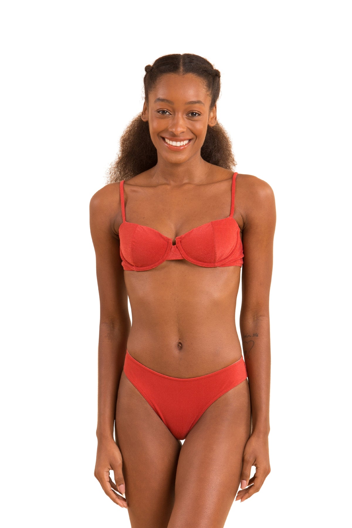 Model Front: Rio De Sol Top Top Malibu-Chili Balconet