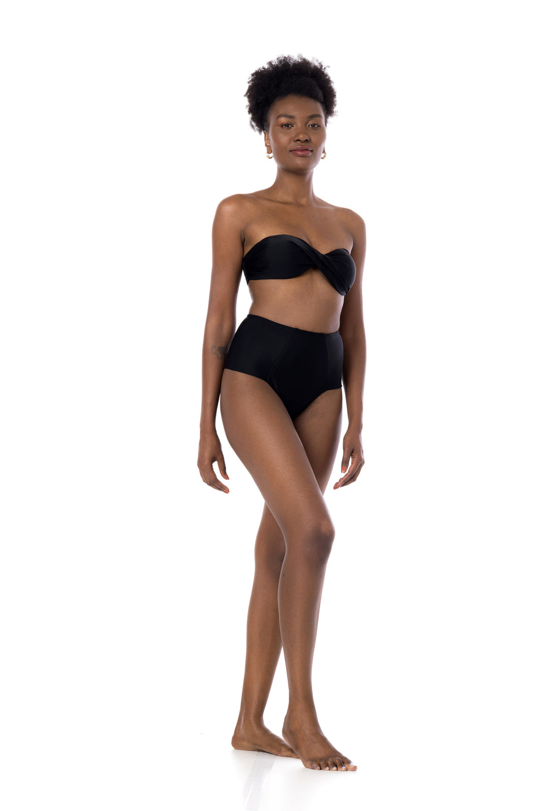Model Front: La Playa Bikini Tops Top Tqc Hot Preto