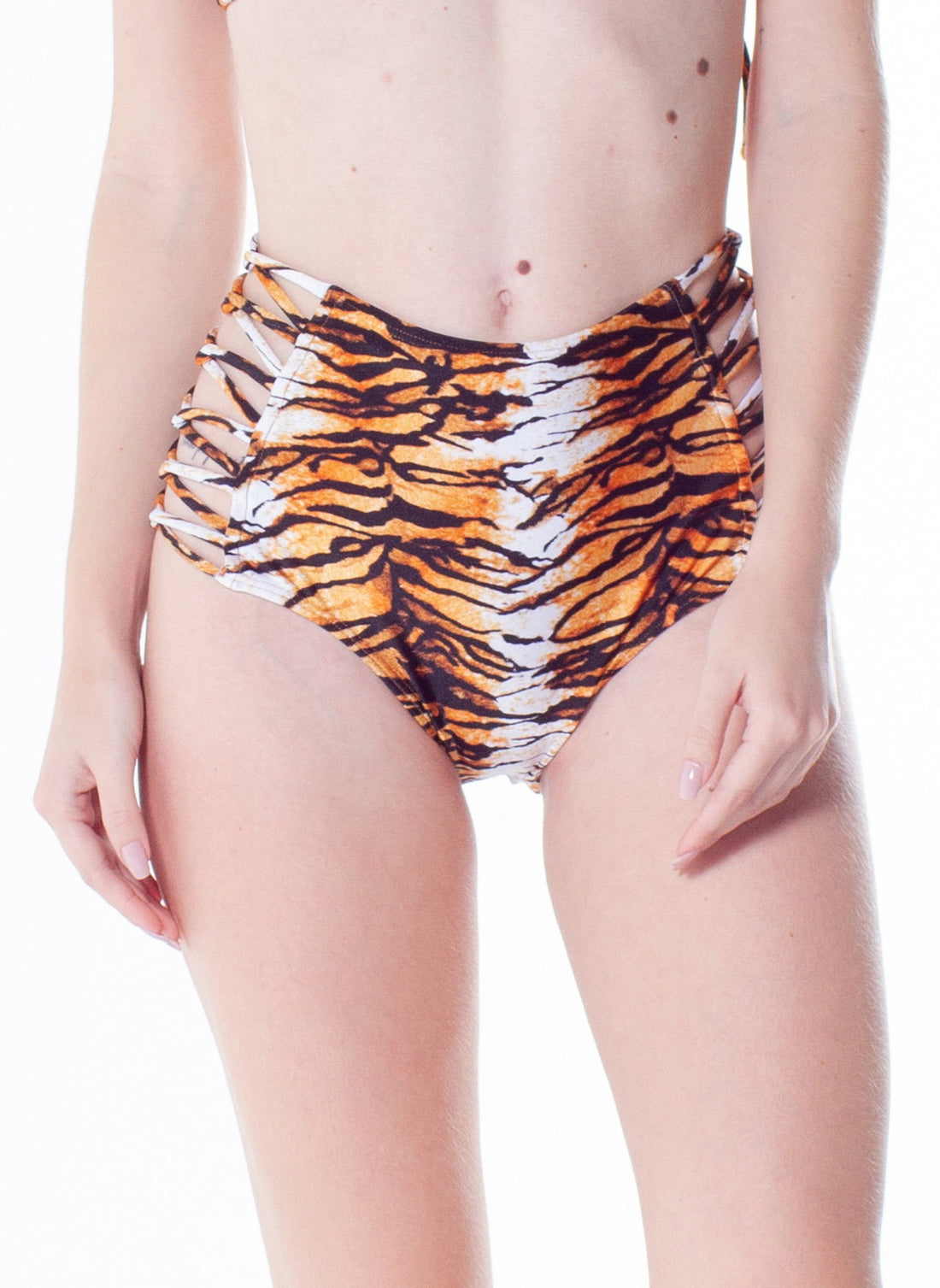 Model Front: La Playa Bikini Bottoms Bottom Tiras Cruzadas Tigre