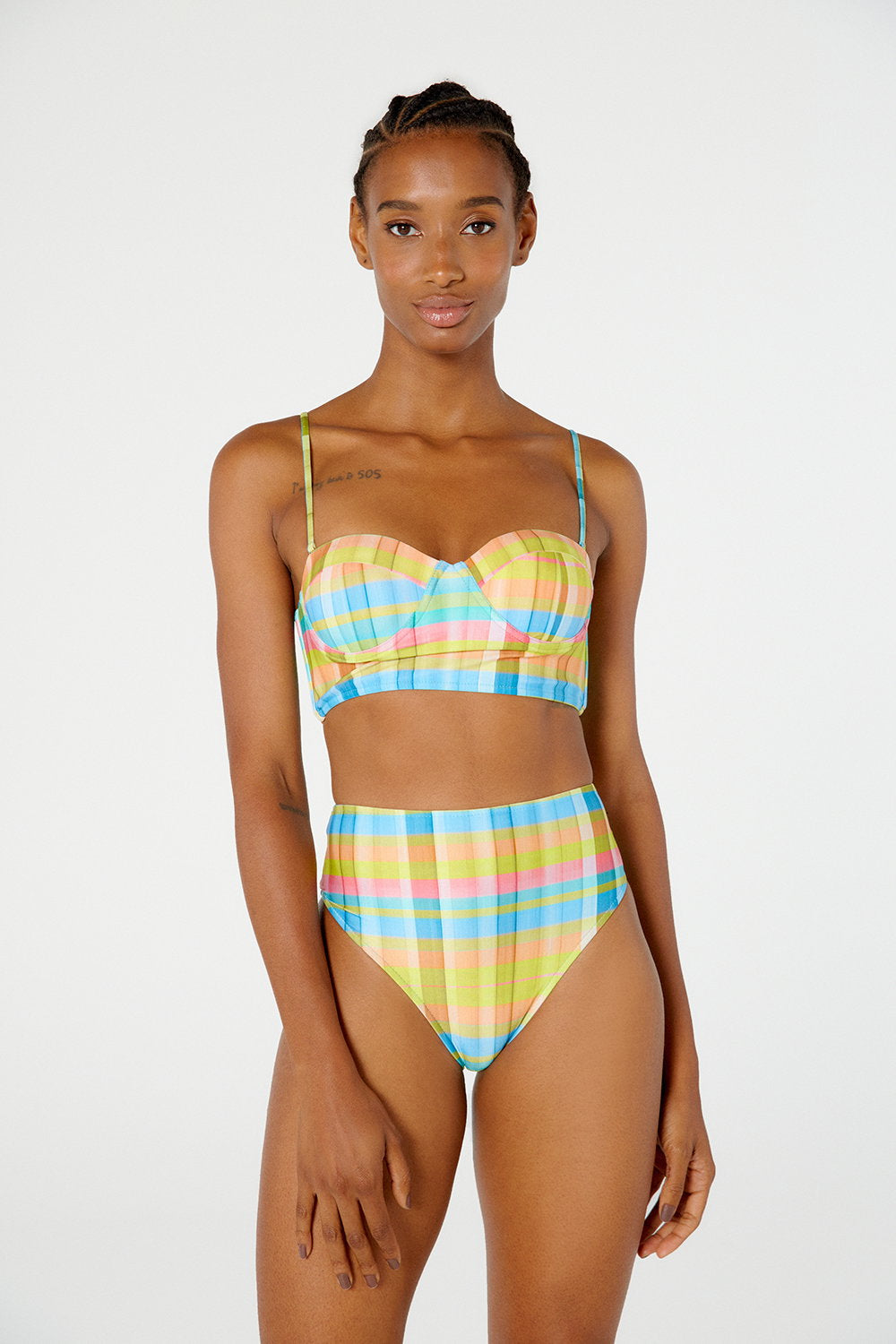 Model Front: Blueman Two Piece Swimwear Laise Hot Xadrez Candy