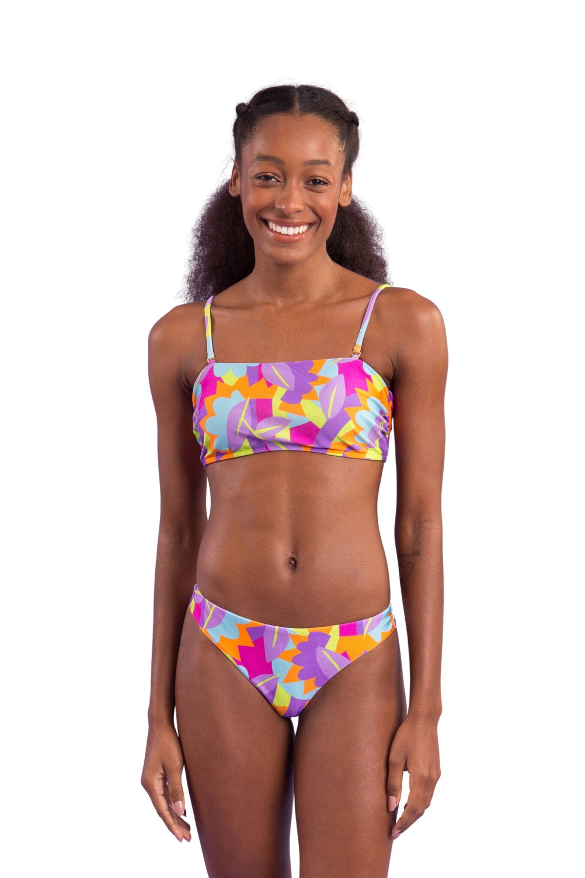 Model Front: Rio De Sol Bikini Tops Top Dreams Bandeau-Reto