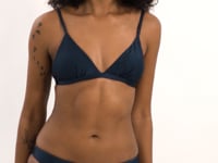 Video: Rio De Sol Bikini Bottoms Bottom Shimmer-Shark Essential-Comfy