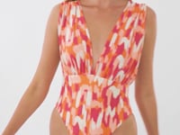 Video: Rio De Sol One Piece Swimsuits Mirage Riviera