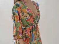 Video: Rio De Sol Kaftans And Kimonos Tropical Kaftan Bel